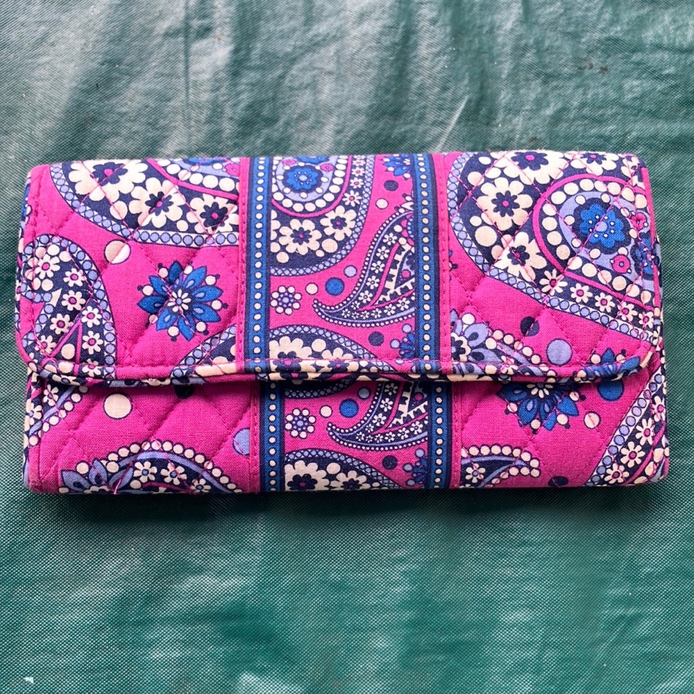 Vera Bradley BOYSENBERRY Gallery WALLET CLUTCH Trifold Floral